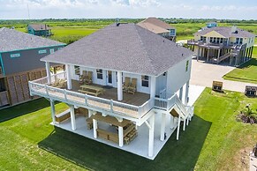 Pearl's Paradise 4 Bedroom Home by RedAwning