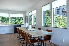 Sherman Retreat 5 Bedroom Townhouse by RedAwning