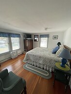 Redoak Lodge Limit 10 5 Bedroom Home by RedAwning
