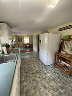 Redoak Lodge Limit 10 5 Bedroom Home by RedAwning