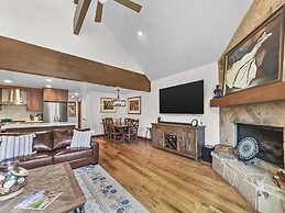 136 Top Of Main! Secret Daly Hideaway W/ Hot Tub! Walk To Main Street!