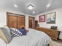 136 Top Of Main! Secret Daly Hideaway W/ Hot Tub! Walk To Main Street!