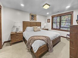 136 Top Of Main! Secret Daly Hideaway W/ Hot Tub! Walk To Main Street!