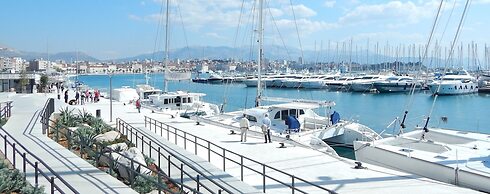 A1-luxury apt w big Balcony, 4 min Walk to Beach