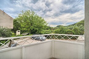 A1-luxury apt w big Balcony, 4 min Walk to Beach