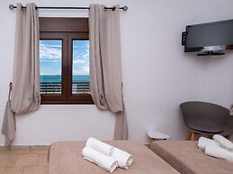 Atalanti Seaside Junior Suites
