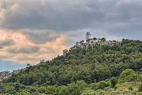 A3 - Luxury apt w big Balcony, 4 min Walk to Beach