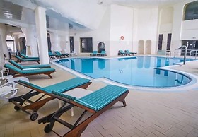 Yasmine Beach - Families and Couples