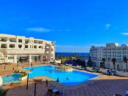 Yasmine Beach - Families and Couples