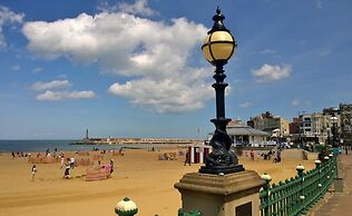 Cosy Seaside House 2min 5 Sandy Beach's 2 Dbl Beds