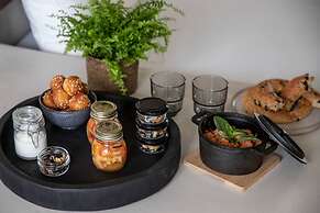 Beach Access Suites With Breakfast