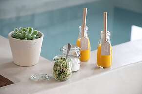 Beach Access Suites With Breakfast