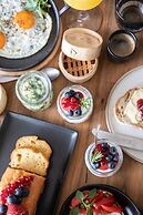 Beach Access Suites With Breakfast