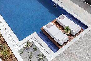 Beach Access Suites With Breakfast