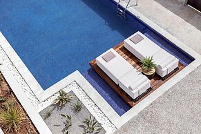 Beach Access Suites With Breakfast