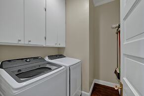 Heart of Fredericksburg With Pool Hot-tub&grill