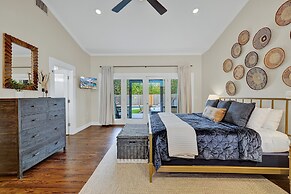 Heart of Fredericksburg With Pool Hot-tub&grill