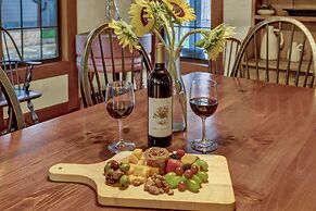 New! Luxury Home Near Main St With 2 Hottubs&firepit