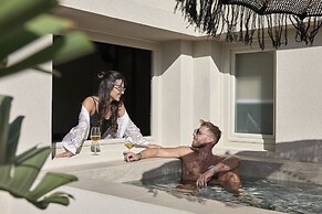 Alaso Design Suites - Adults Only