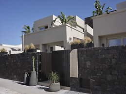 Alaso Design Suites - Adults Only