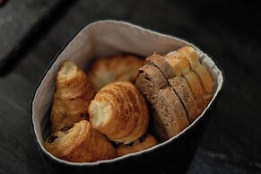 Alaso Design Suites - Adults Only