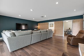 Gorgeous Home With Grill 5min From Mainst!