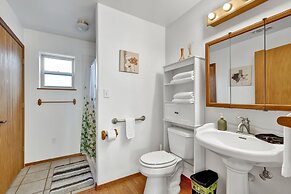 Geodesic Dome House W/cottage-hill Country Views!