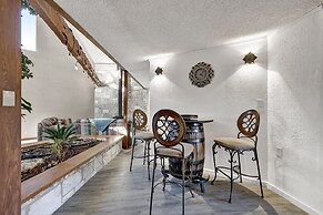 Geodesic Dome House W/cottage-hill Country Views!