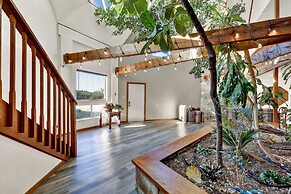 Geodesic Dome House W/cottage-hill Country Views!