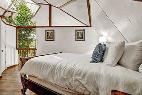 Geodesic Dome House W/cottage-hill Country Views!