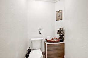 Geodesic Dome House W/cottage-hill Country Views!