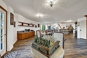 Geodesic Dome House W/cottage-hill Country Views!