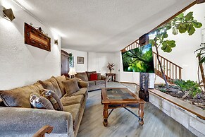 Geodesic Dome House W/cottage-hill Country Views!