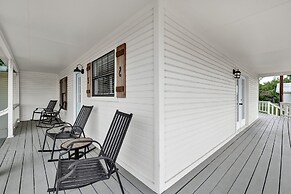 Gorgeous Home on Wine Trail With Fire Pit!