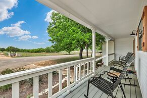 Gorgeous Home on Wine Trail With Fire Pit!