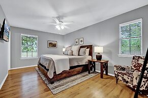 Gorgeous Home on Wine Trail With Fire Pit!