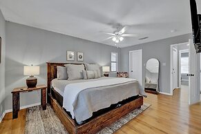 Gorgeous Home on Wine Trail With Fire Pit!