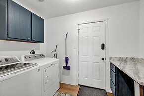 Gorgeous Home on Wine Trail With Fire Pit!