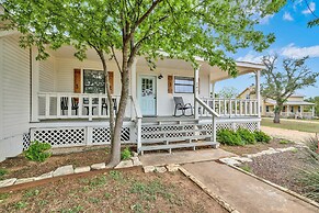 Gorgeous Home on Wine Trail With Fire Pit!