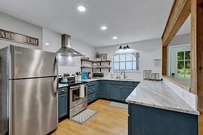 Gorgeous Home on Wine Trail With Fire Pit!