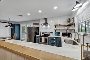 Gorgeous Home on Wine Trail With Fire Pit!