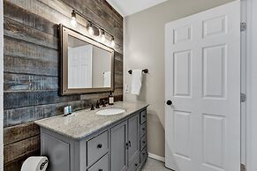 Gorgeous Home on Wine Trail With Fire Pit!