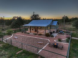 Heilung Haus With Sauna & Cowboy Pool - 20 Min to Fred