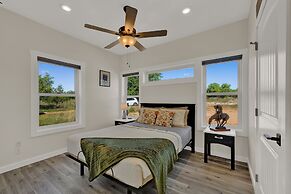 Heilung Haus With Sauna & Cowboy Pool - 20 Min to Fred