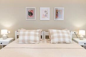 1 Bedroom Apartment Lambisea