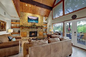 Gettin' Guada Loopy With Hot Tub & Riverfront