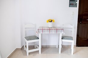 1 Bedroom Apartment Lambisea