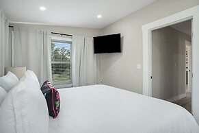 Luxurious Haus With Firepit & Cowboypool - 6 Mins to Fred