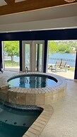 Luxurious Lakehouse With Indoor Pool-hot Tub-fire Pit