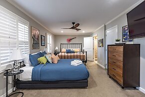 Luxurious Lakehouse With Indoor Pool-hot Tub-fire Pit